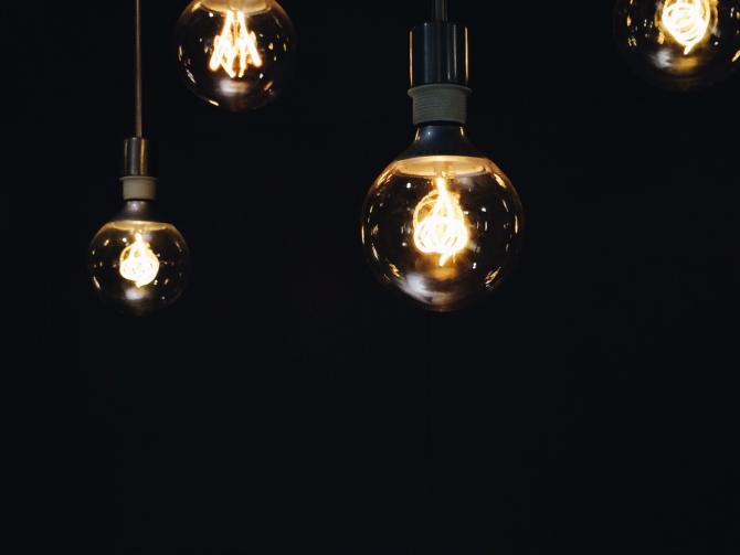 ACENDAM UMA LUZ, AJUDEM UMA CAUSA